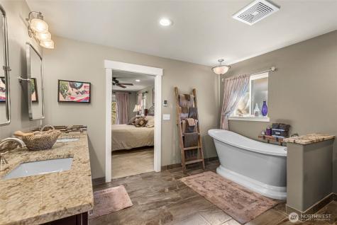 810 Briarwood Drive East Wenatchee WA 98802