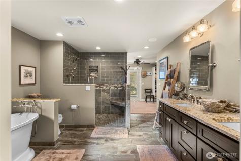 810 Briarwood Drive East Wenatchee WA 98802