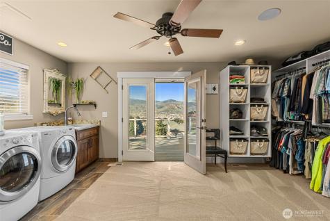 810 Briarwood Drive East Wenatchee WA 98802