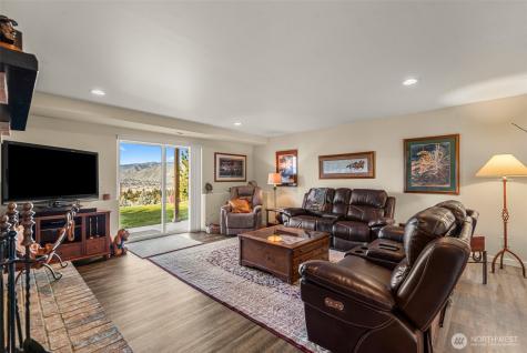 810 Briarwood Drive East Wenatchee WA 98802