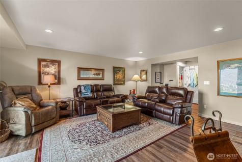 810 Briarwood Drive East Wenatchee WA 98802