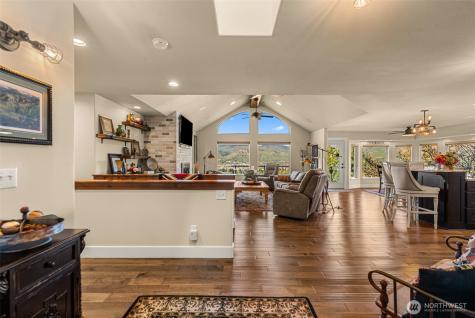 810 Briarwood Drive East Wenatchee WA 98802