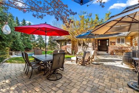 810 Briarwood Drive East Wenatchee WA 98802