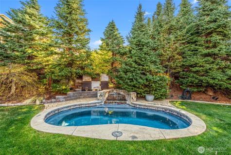 810 Briarwood Drive East Wenatchee WA 98802