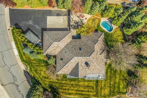 810 Briarwood Drive East Wenatchee WA 98802