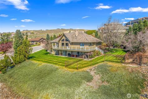 810 Briarwood Drive East Wenatchee WA 98802