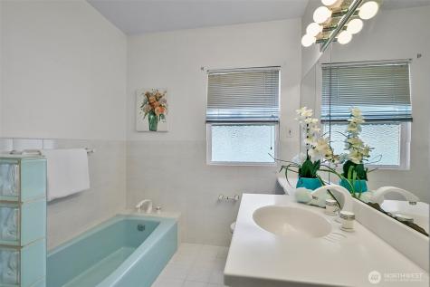 2814 42nd Avenue W Seattle WA 98199