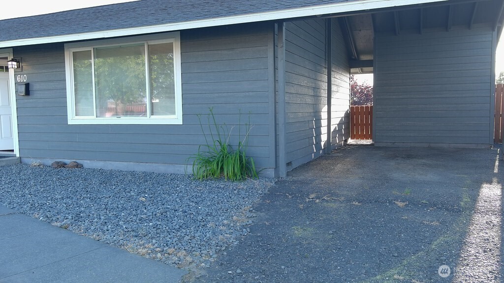 610 S Grand Drive Moses Lake WA 98837