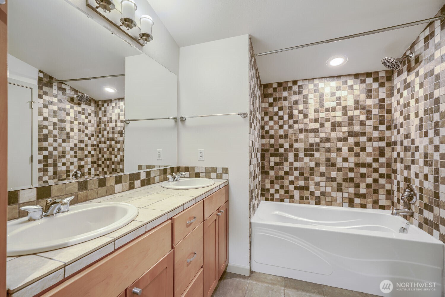 5015 37th Avenue S Seattle WA 98118