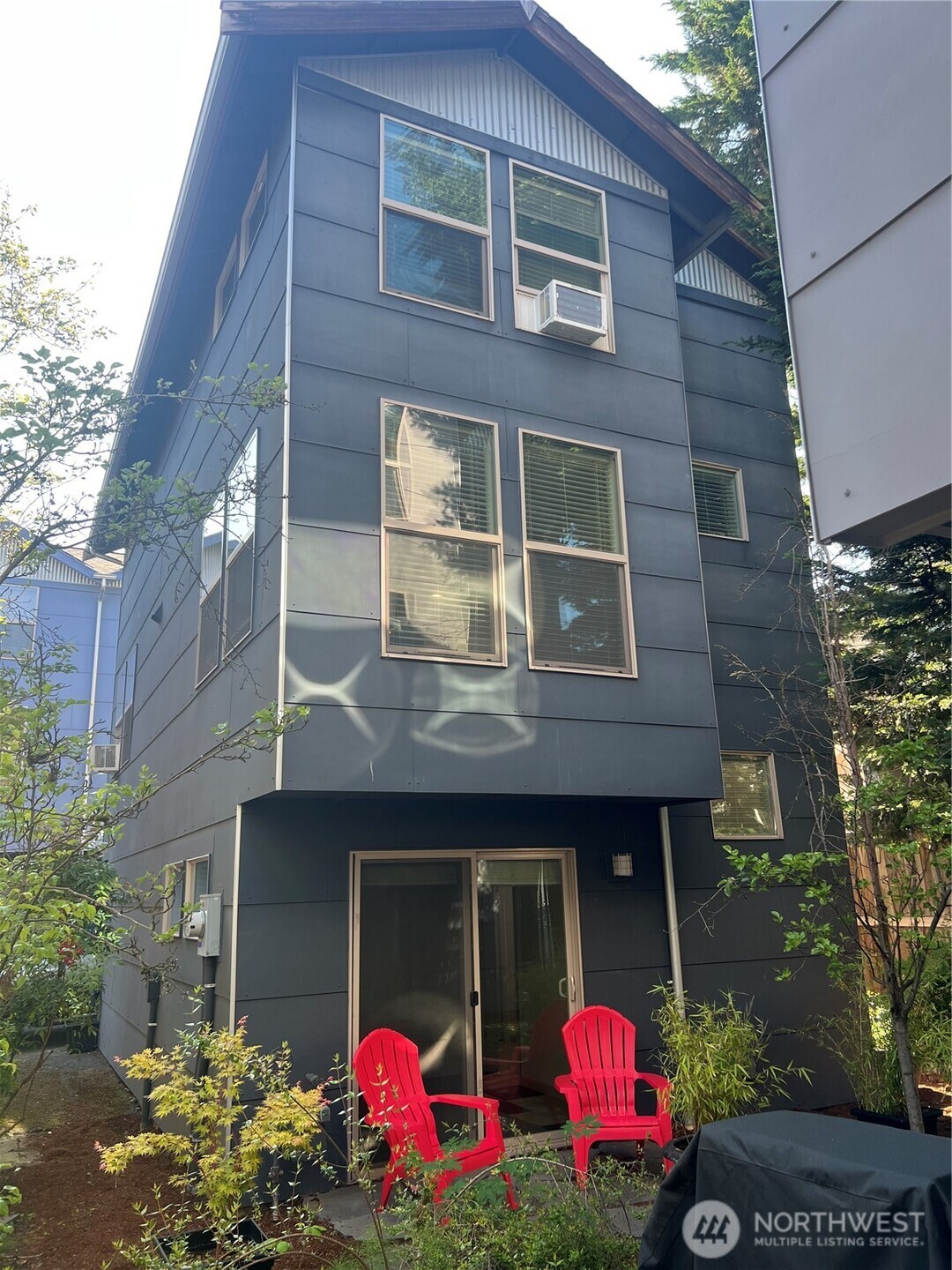 5015 37th Avenue S Seattle WA 98118