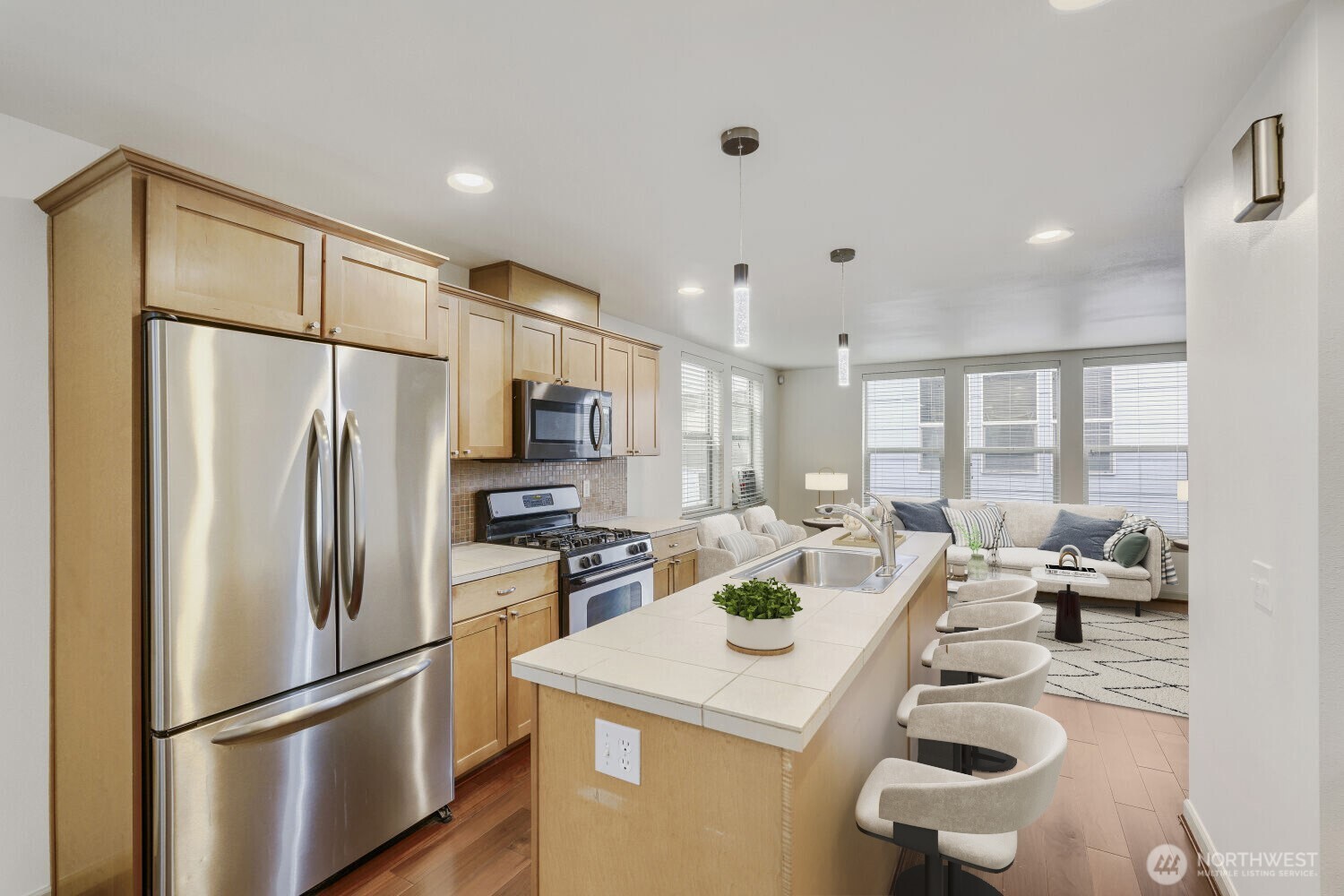 5015 37th Avenue S Seattle WA 98118