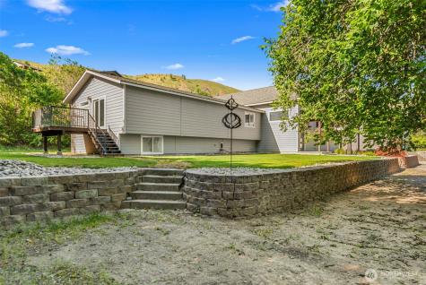 64 Spurlock Lane Monitor WA 98836