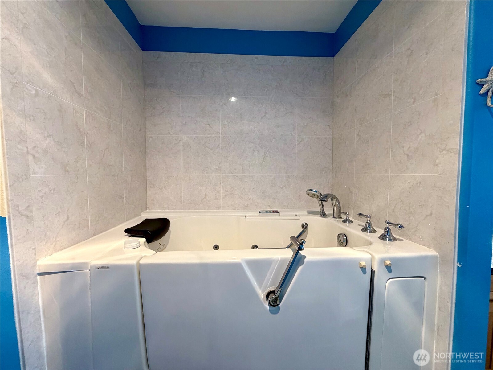 415 Quinault Avenue SE Ocean Shores WA 98569