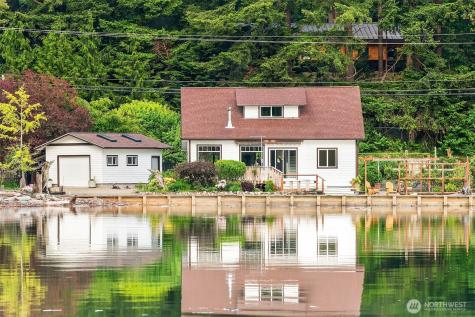 22113 Dockton Road SW Vashon WA 98070