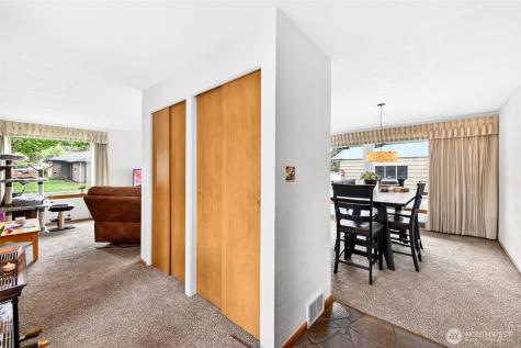 610 4th Street NE Puyallup WA 98372