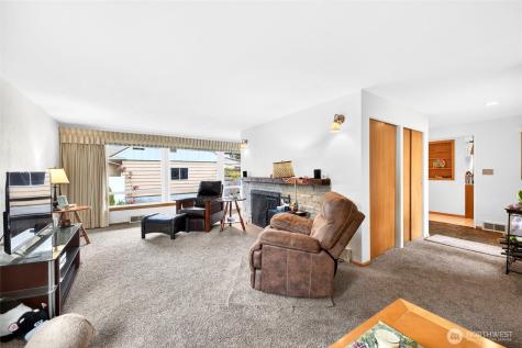 610 4th Street NE Puyallup WA 98372