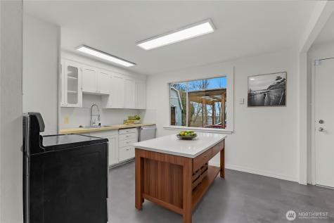 833 E Marine View Drive Everett WA 98201