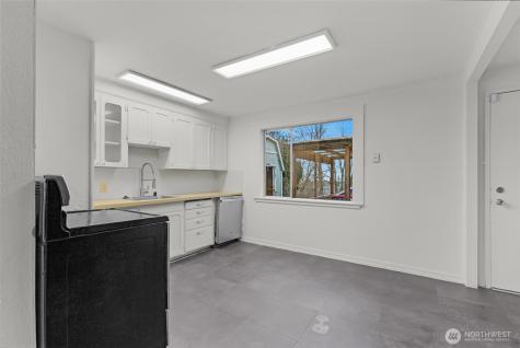 833 E Marine View Drive Everett WA 98201