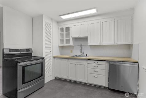 833 E Marine View Drive Everett WA 98201
