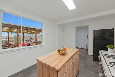 833 E Marine View Drive Everett WA 98201