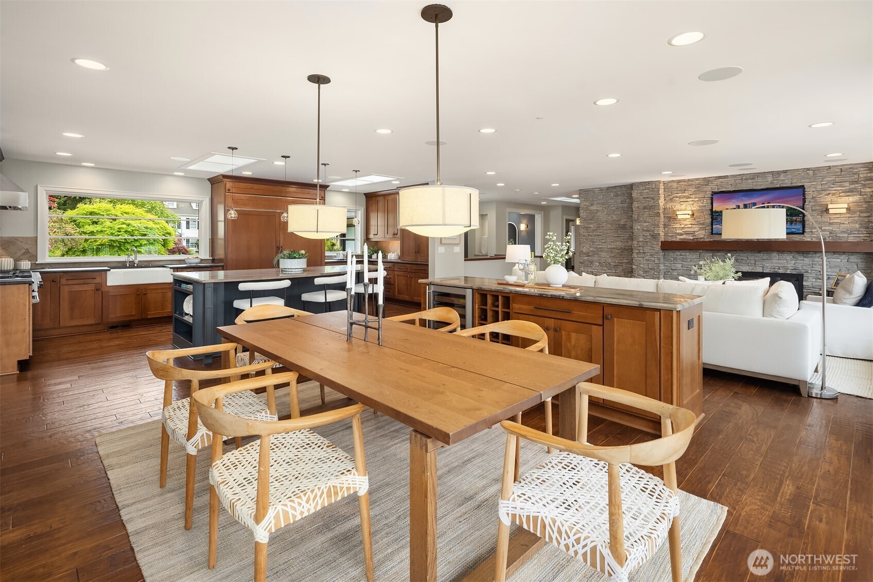 61 Cascade Key Bellevue WA 98006
