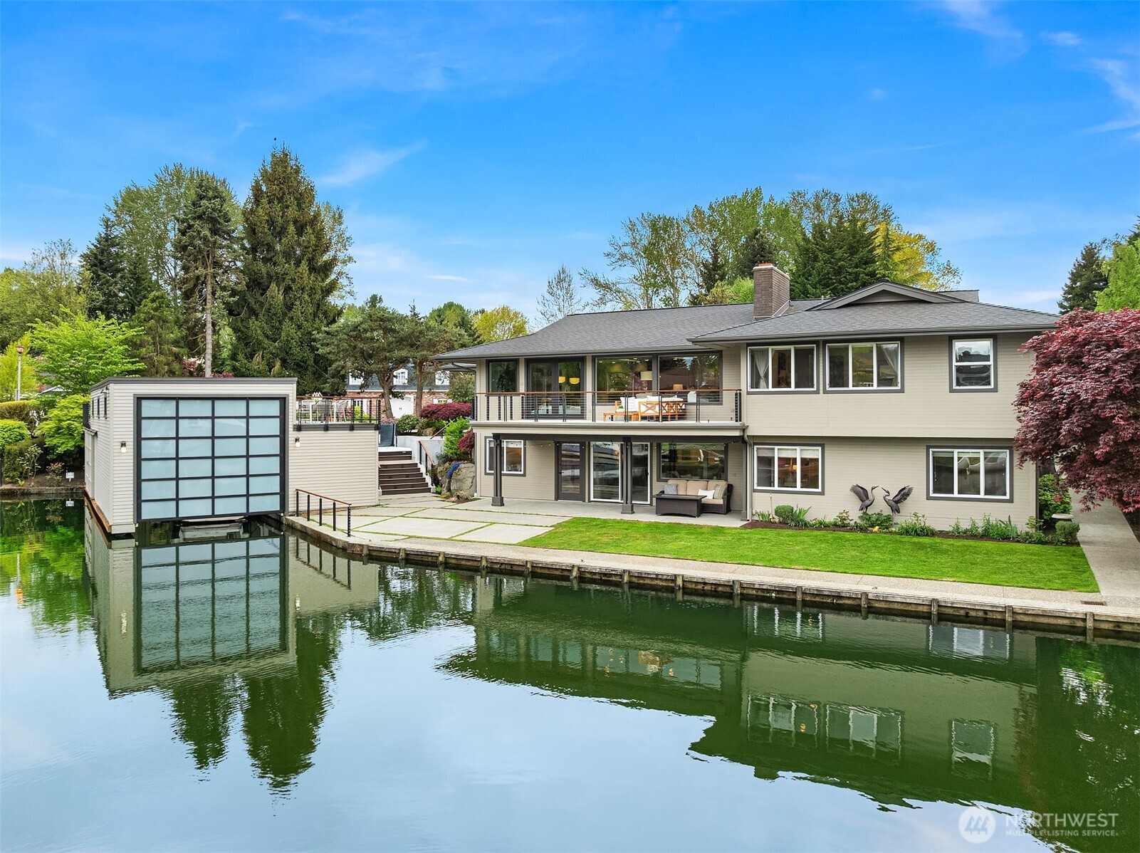 61 Cascade Key Bellevue WA 98006