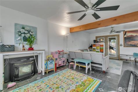 3302 Centennial Way NE Tacoma WA 98422