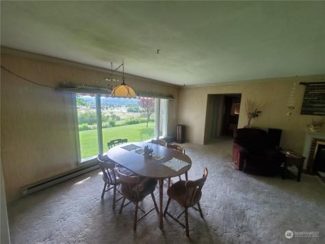 15 River Road W Omak WA 98841