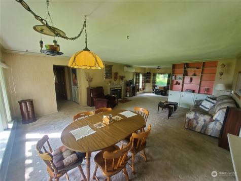 15 River Road W Omak WA 98841
