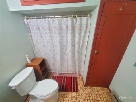 15 River Road W Omak WA 98841