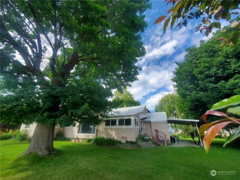 15 River Road W Omak WA 98841