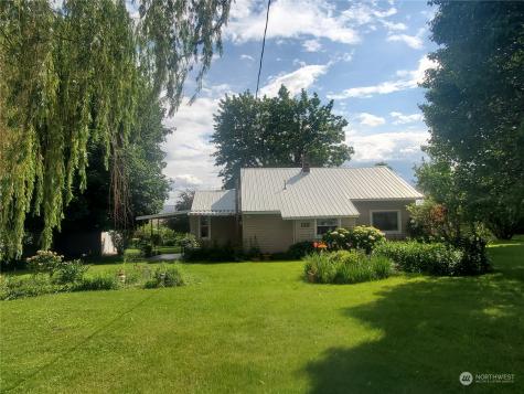 15 River Road W Omak WA 98841