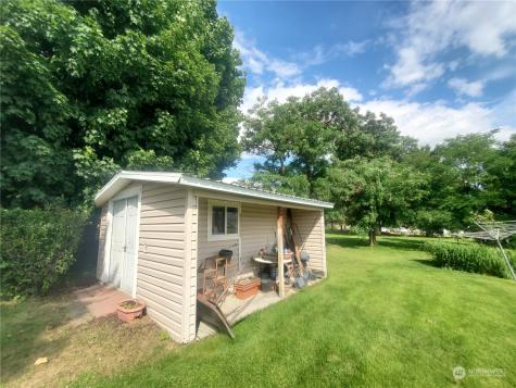 15 River Road W Omak WA 98841