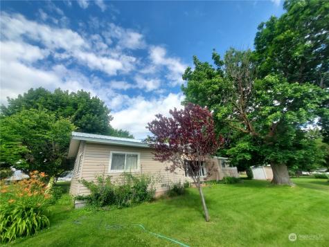 15 River Road W Omak WA 98841