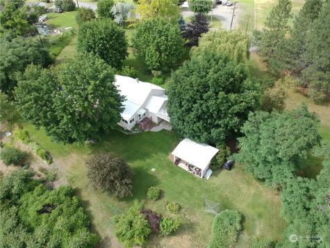 15 River Road W Omak WA 98841