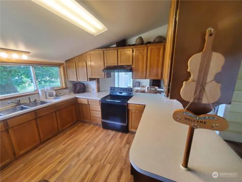 15 River Road W Omak WA 98841