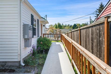 2947 38th Avenue NE Tacoma WA 98422
