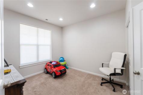 18918 105th Avenue E Puyallup WA 98374
