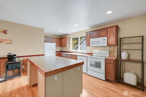 50 Rainier Lane Port Ludlow WA 98365