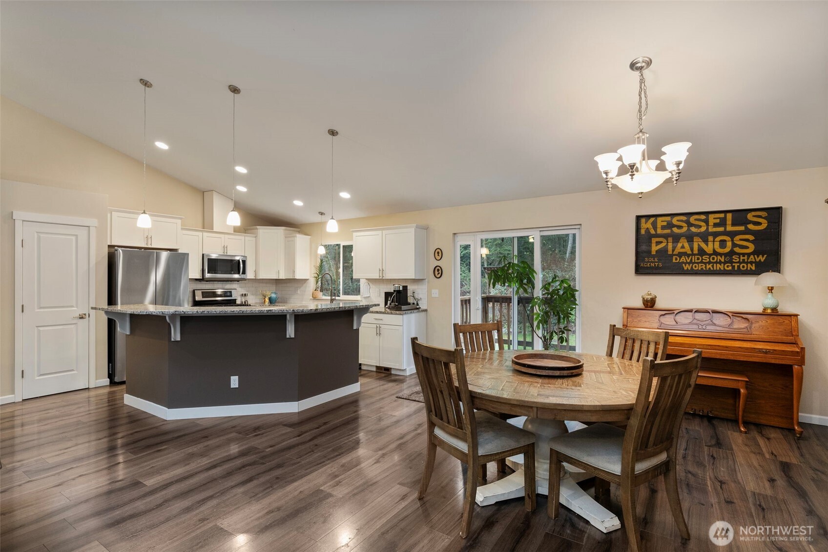 10278 NE Shore Drive Indianola WA 98342