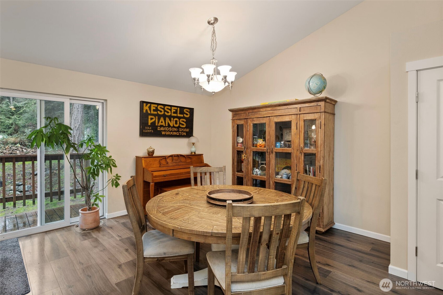 10278 NE Shore Drive Indianola WA 98342