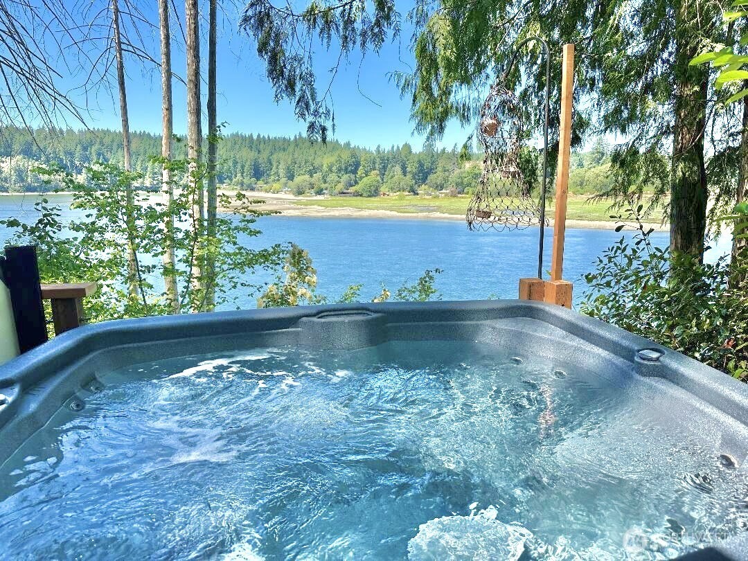 1341 E Beaver Avenue Shelton WA 98584