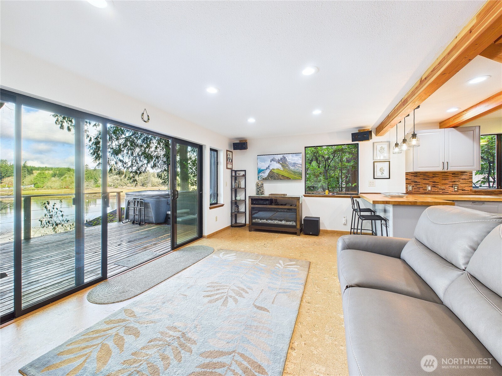 1341 E Beaver Avenue Shelton WA 98584