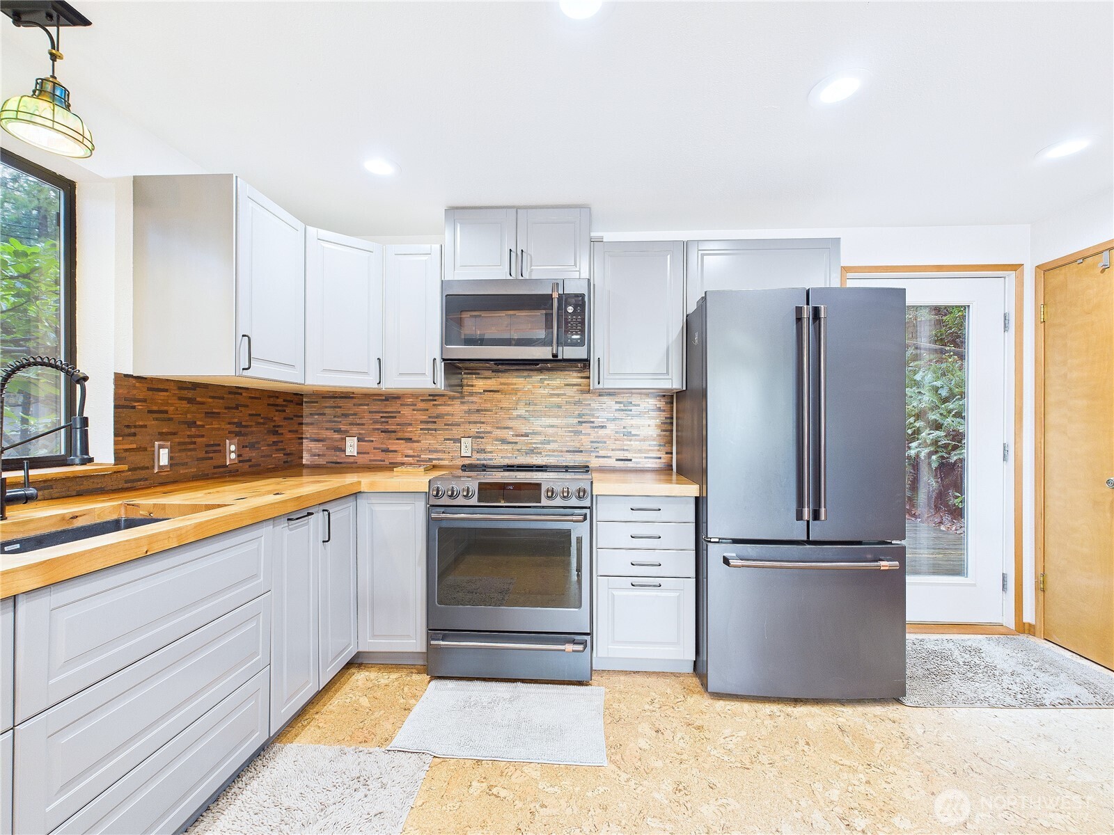 1341 E Beaver Avenue Shelton WA 98584