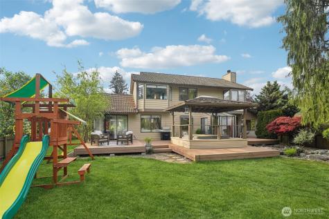 25114 Lake Wilderness Country Club Drive SE Maple Valley WA 98038