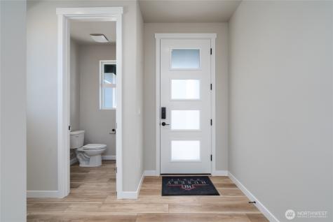 2401 SW Ridgeway Drive Oak Harbor WA 98277