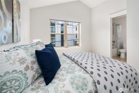 41 W Etruria Street Seattle WA 98119