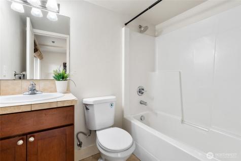 41 W Etruria Street Seattle WA 98119
