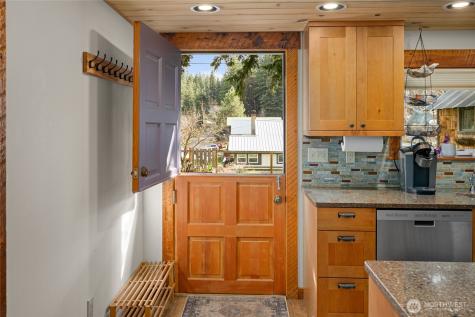 132 4th Street Roslyn WA 98941