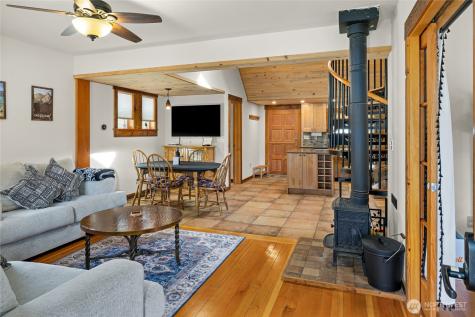 132 4th Street Roslyn WA 98941